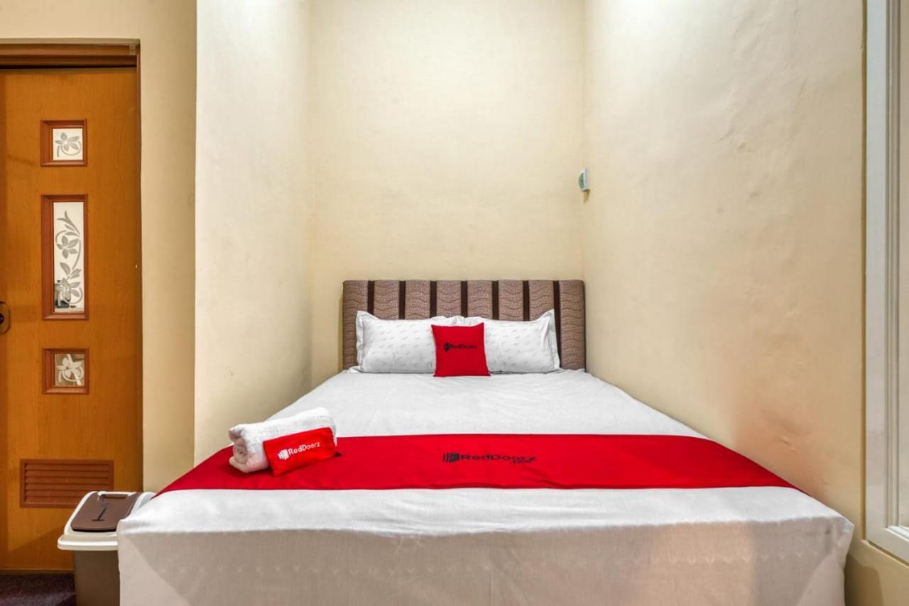 Hotel Reddoorz Syariah Near Kebon Rojo Park Blitar Zewnętrze zdjęcie