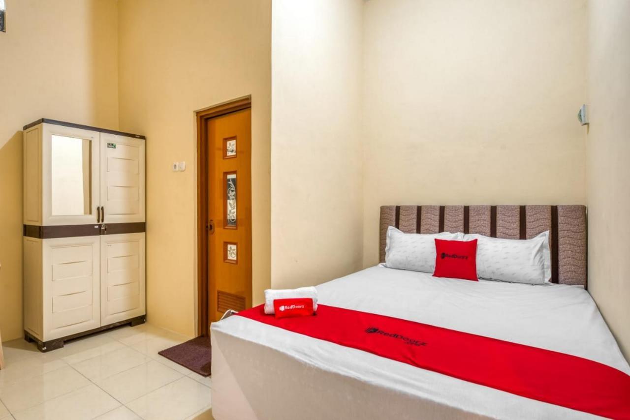 Hotel Reddoorz Syariah Near Kebon Rojo Park Blitar Zewnętrze zdjęcie